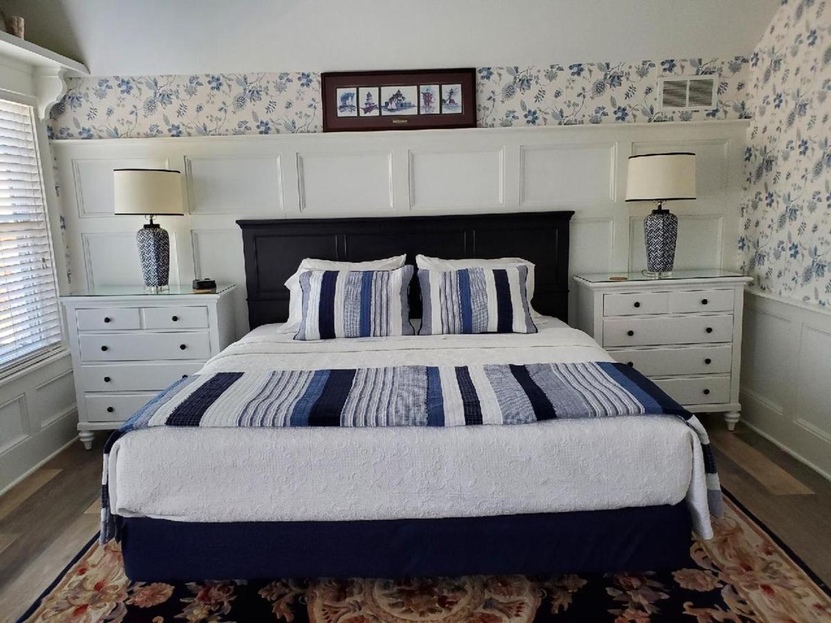 Anchor Boutique 2* Put-in-Bay